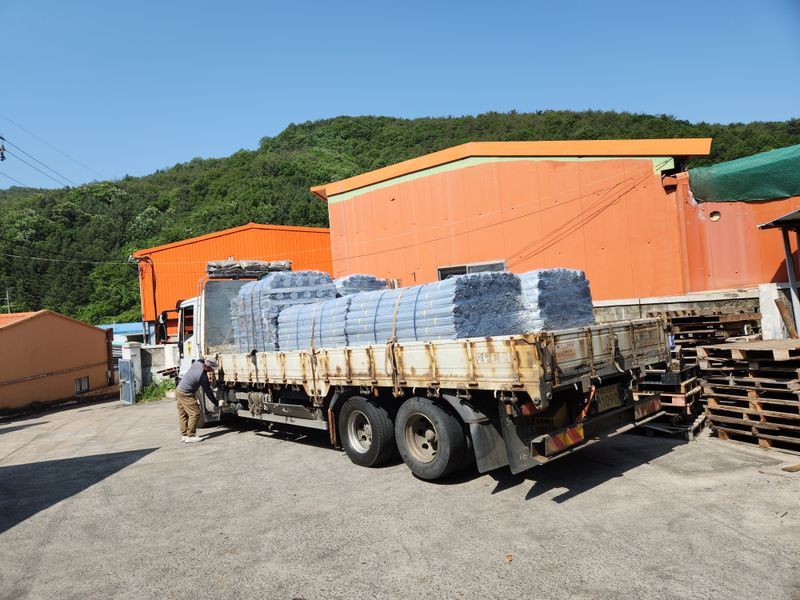 협진산업님의 장터 판매 상품 [0.4T 과수지지대 과수줄 유인대 식물 지지대 나무지지대 3m 고추지지대] 첨부 사진