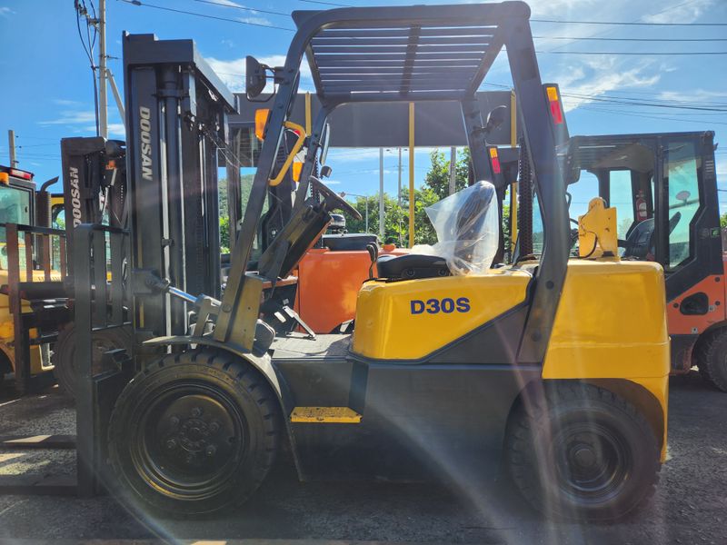 이재창님의 장터 판매 상품 [두산 2005년식 3톤 지게차 ] 첨부 사진