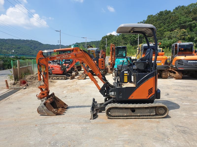 중고굴삭기 김동윤님의 장터 판매 상품 [중고미니굴삭기 히타치ZX17 ] 첨부 사진