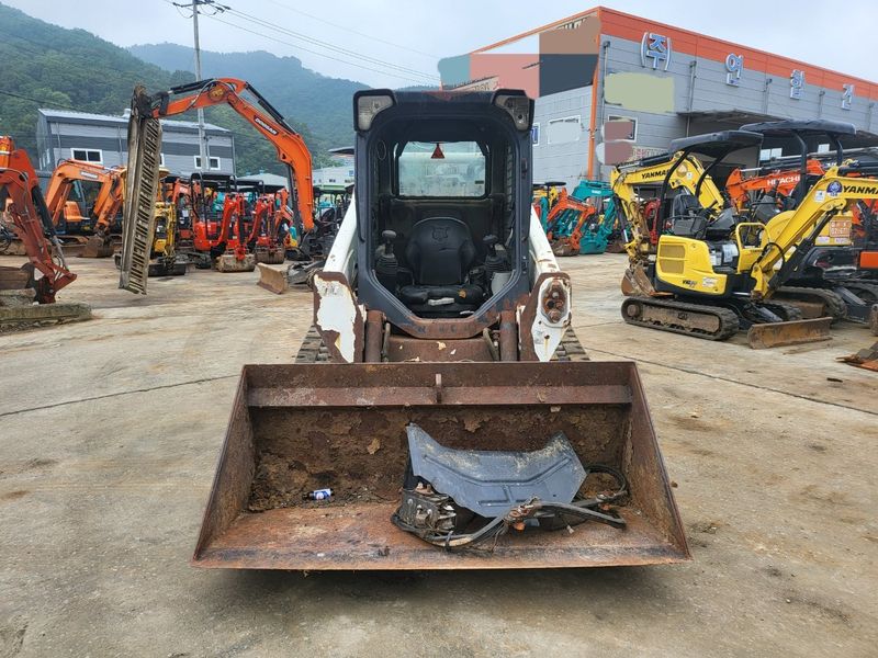 장터 상품 [농장용 트랙 스키로더 바브캣 T590 2013년식] 썸네일