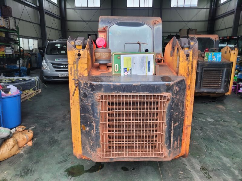 남지수님의 장터 판매 상품 [현대 농장용 중고 스키로더 HSL650-7A 2014년식 1300시간 운행] 첨부 사진