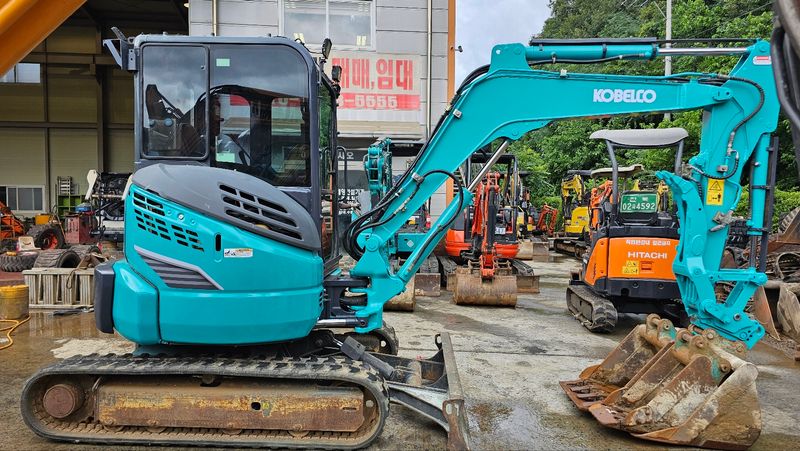 장터 상품 [코벨코 캐빈형 035 미니 굴삭기 SK35 2017년식 버켓3종 코끼리집게 에어컨, 히터 빵빵] 썸네일