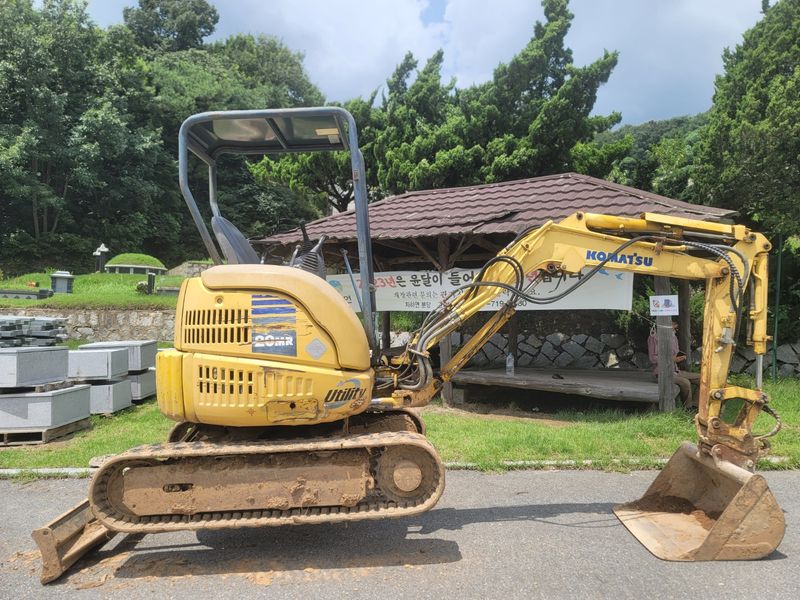 장터 상품 [코마스 2톤 중고 굴삭기 2004년식 연식대비 저가동 신품트랙 교환후 드립니다] 썸네일