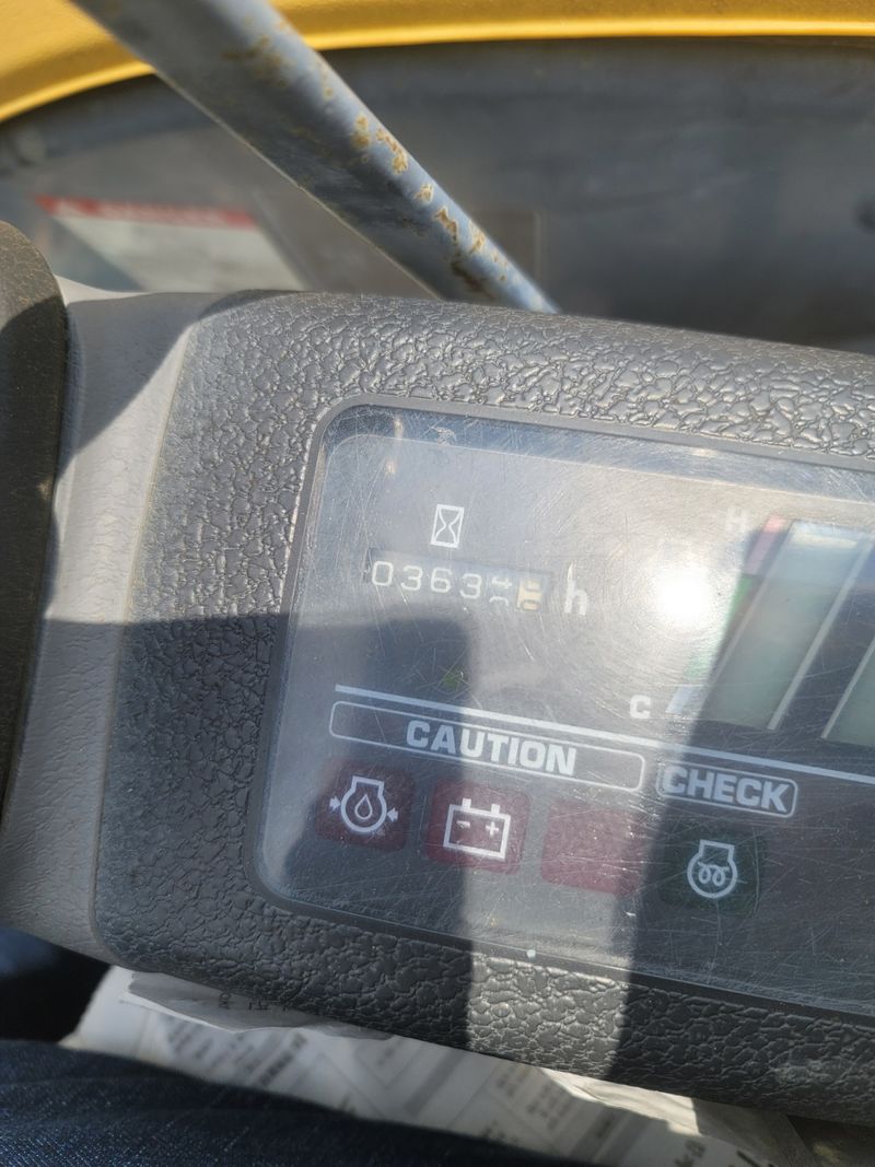 남지수님의 장터 판매 상품 [코마스 2톤 중고 굴삭기 2004년식 연식대비 저가동 신품트랙 교환후 드립니다] 첨부 사진