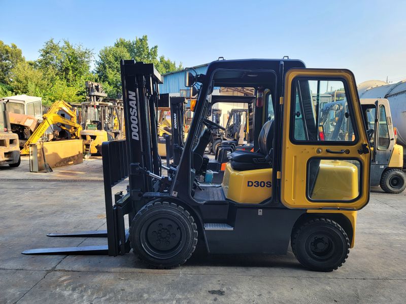 박진성님의 장터 판매 상품 [3톤 지게차 사이드쉬프트] 첨부 사진