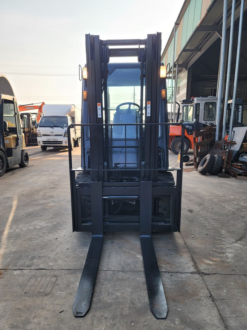 박진성님의 장터 판매 상품 [3톤 지게차 사이드쉬프트] 첨부 사진