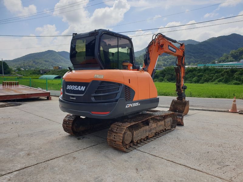 중고굴삭기 김동윤님의 장터 판매 상품 [부가세없는 중고 굴삭기 두산DX55딱따구리] 첨부 사진