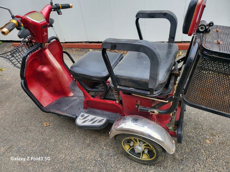 최도윤님의 장터 판매 상품 [어르신 마실용 전동카를 판매 합니다 ] 첨부 사진