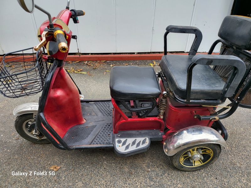 최도윤님의 장터 판매 상품 [어르신 마실용 전동카를 판매 합니다 ] 첨부 사진