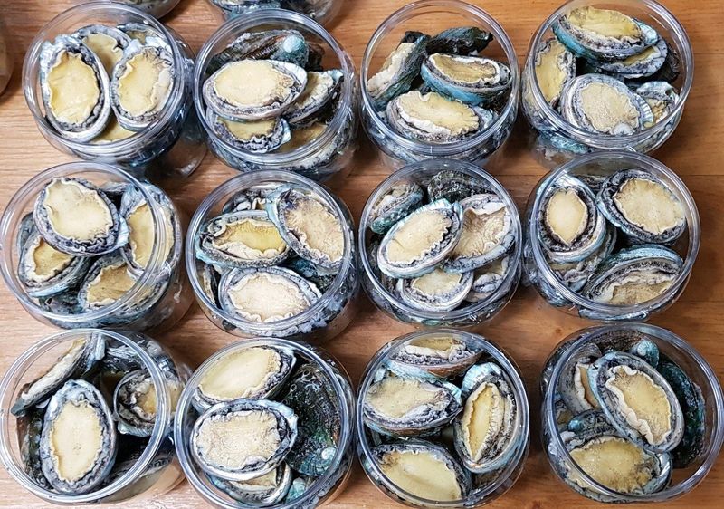 알 수 없음님의 장터 판매 상품 [꼬마전복장  1+1  2통 ~  2+2  4통  2키로 ~4키로] 첨부 사진