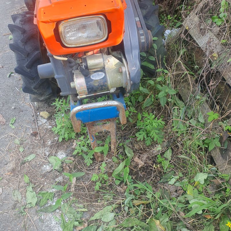 김문규님의 장터 판매 상품 [대동 로타리용 키시동 8마력] 첨부 사진