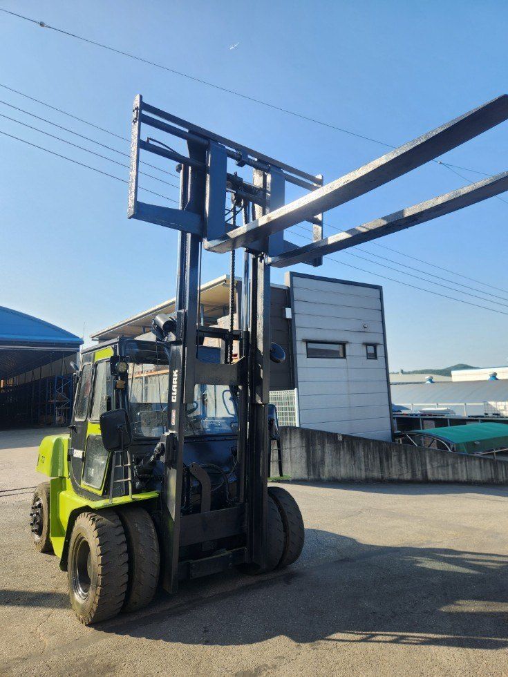 한효진님의 장터 판매 상품 [클라크 7톤 디젤 중고지게차(풀옵션)] 첨부 사진