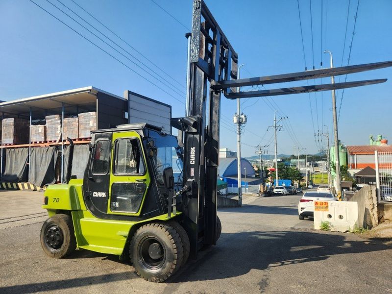 한효진님의 장터 판매 상품 [클라크 7톤 디젤 중고지게차(풀옵션)] 첨부 사진