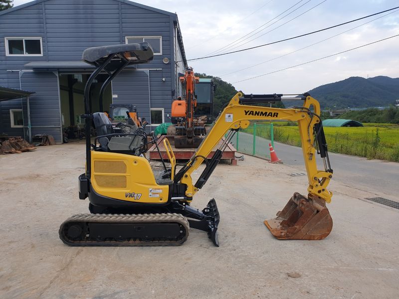 중고굴삭기 김동윤님의 장터 판매 상품 [중고미니굴삭기 얀마VIO17 2019년식] 첨부 사진