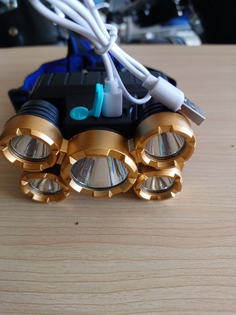 장지영님의 장터 판매 상품 [충전용 하이파워헤드램프(5구)] 첨부 사진