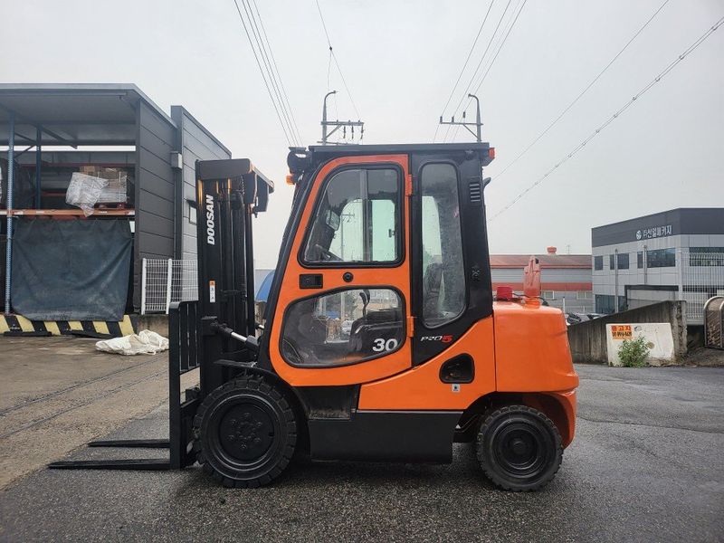 한효진님의 장터 판매 상품 [두산 3톤 디젤 중고지게차 (3단마스트,캐빈)] 첨부 사진