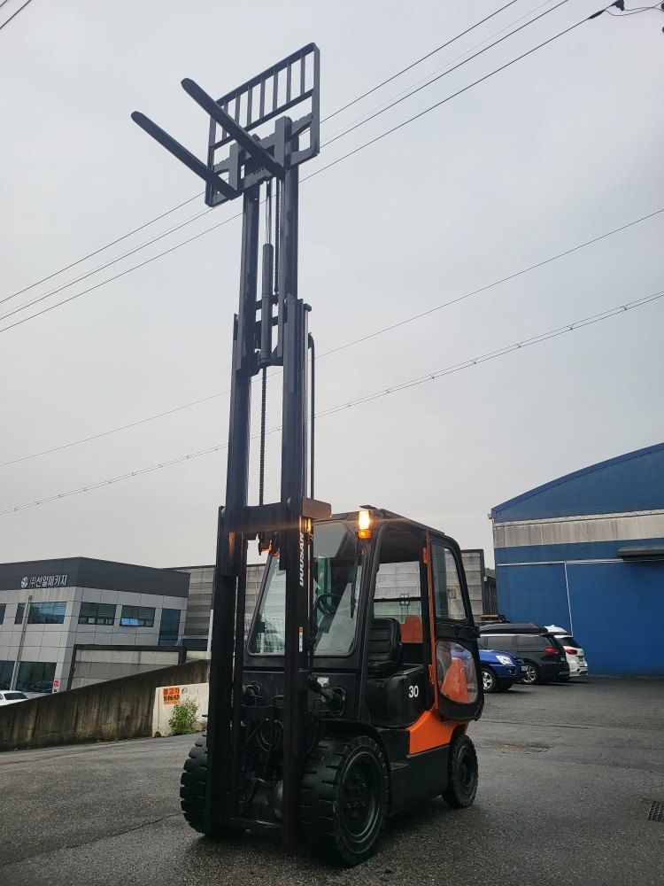 한효진님의 장터 판매 상품 [두산 3톤 디젤 중고지게차 (3단마스트,캐빈)] 첨부 사진