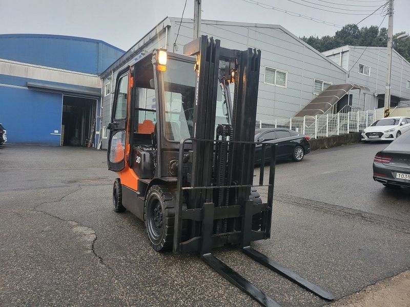 한효진님의 장터 판매 상품 [두산 3톤 디젤 중고지게차 (3단마스트,캐빈)] 첨부 사진