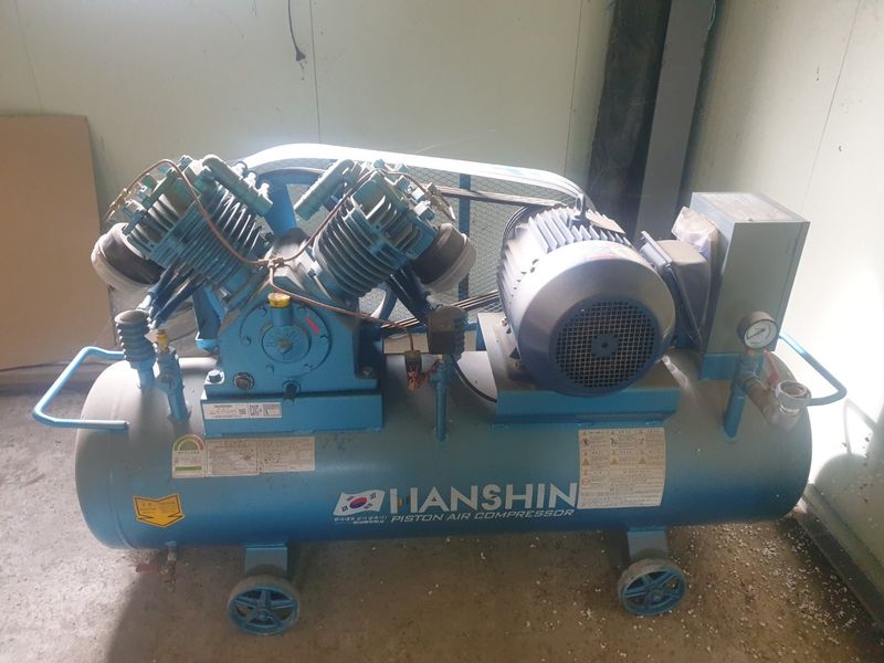 장터 상품 [한신기계 콤프레셔 15마력 +수분제거기계] 썸네일