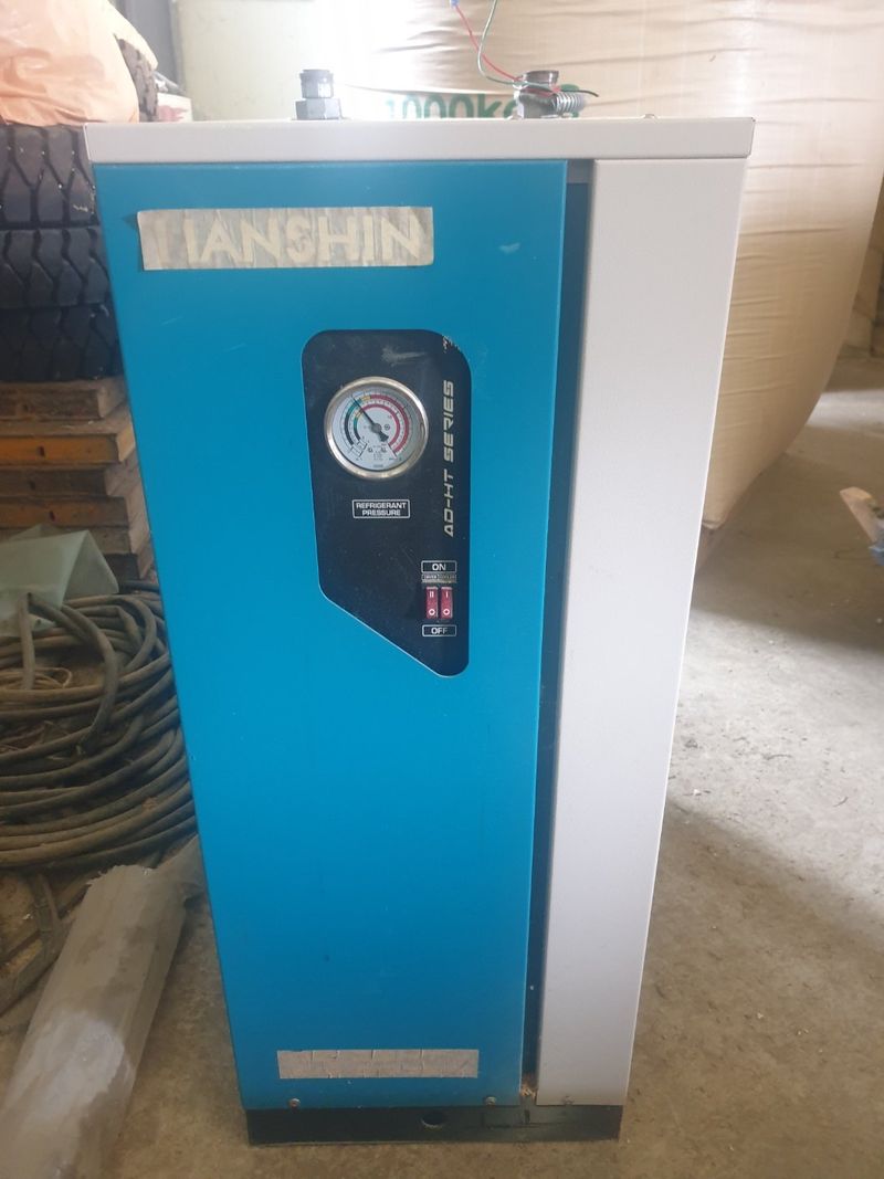 농부 임성훈님의 장터 판매 상품 [한신기계 콤프레셔 15마력 +수분제거기계] 첨부 사진