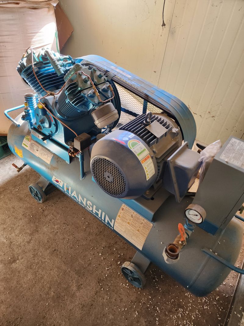 농부 임성훈님의 장터 판매 상품 [한신기계 콤프레셔 15마력 +수분제거기계] 첨부 사진