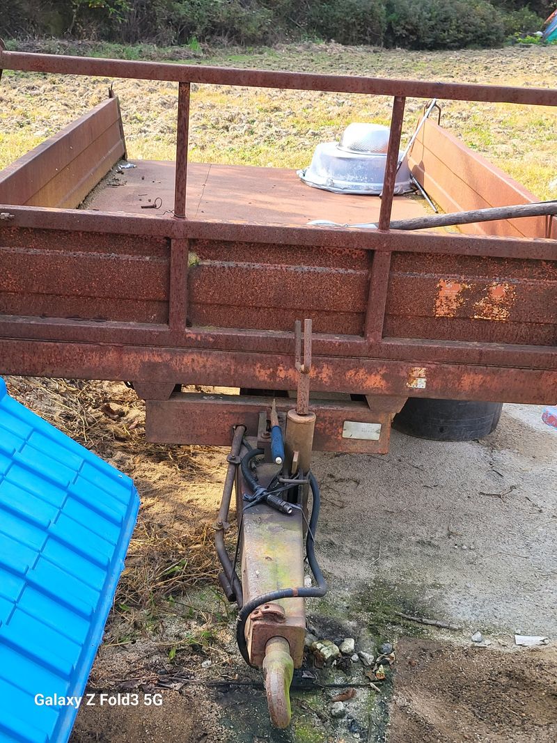 최도윤님의 장터 판매 상품 [트렉터 유압 덤프 트레일러. 판매합니다] 첨부 사진