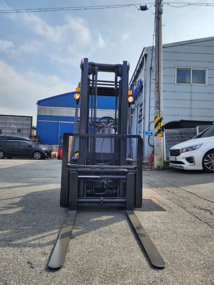 한효진님의 장터 판매 상품 [현대 1.8톤 디젤 중고지게차 (자동발)] 첨부 사진