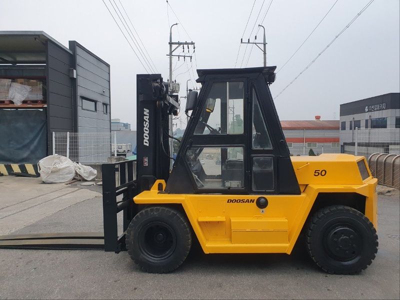 한효진님의 장터 판매 상품 [두산 LD 5톤 디젤 중고지게차 (자동발, 캐빈)] 첨부 사진