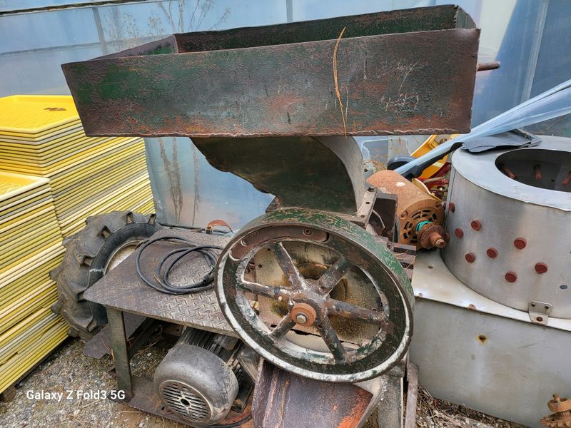 장터 상품 [프라스틱 파쇄기 판매합니다 ] 썸네일