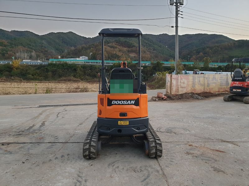 중고굴삭기 김동윤님의 장터 판매 상품 [부가세없는 중고미니굴삭기 두산DX17] 첨부 사진