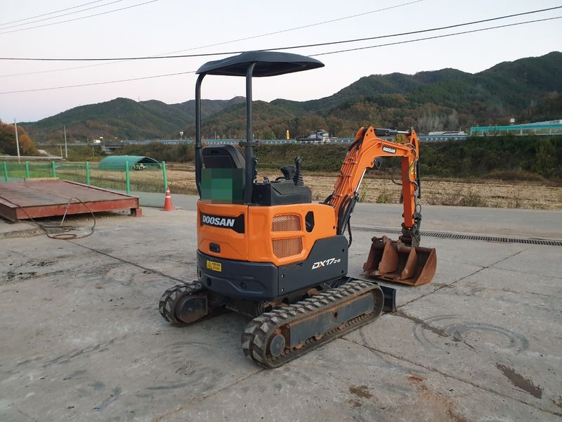 중고굴삭기 김동윤님의 장터 판매 상품 [부가세없는 중고미니굴삭기 두산DX17] 첨부 사진