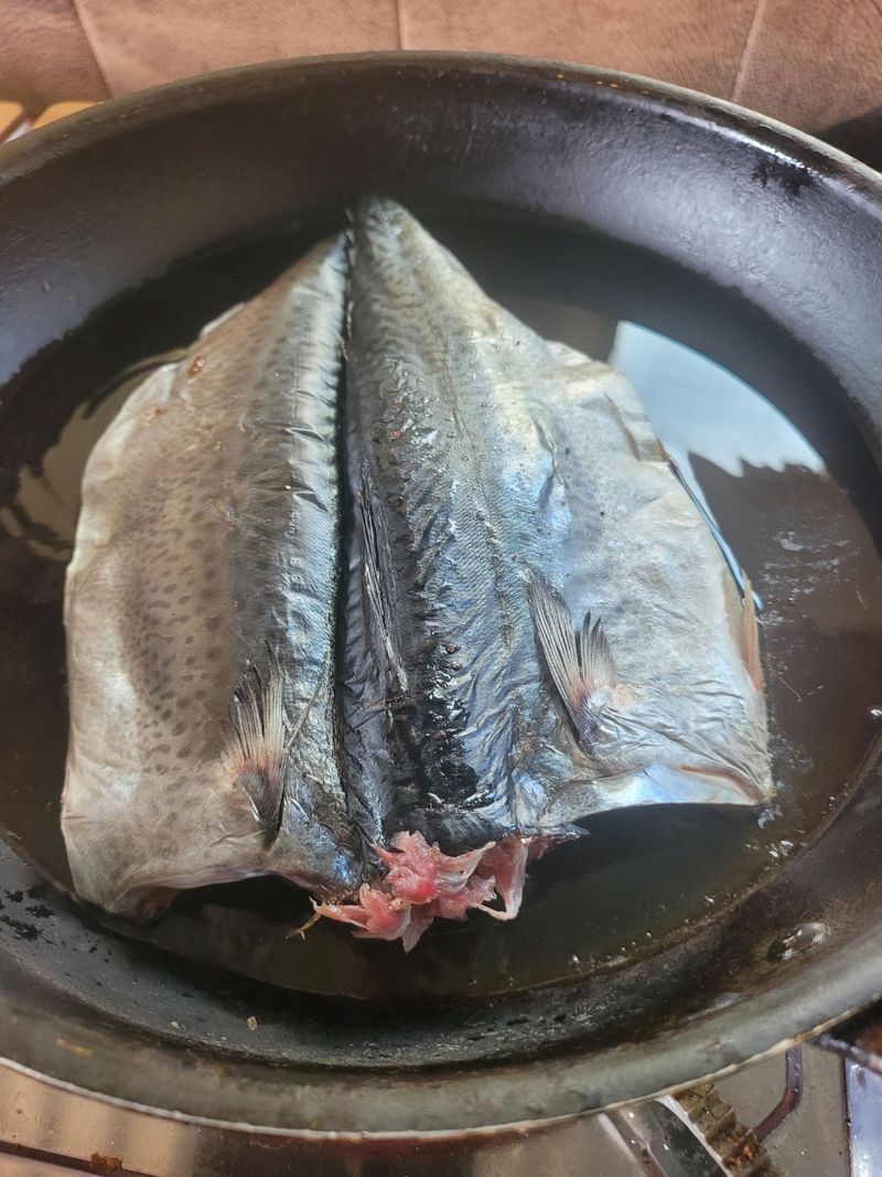 김진국님의 장터 판매 상품 [국내산 겉바속촉 저염 간고등어 자반고등어2마리(손질후 30cm이상,마리당 250g 이상, 2마리단위 진공포장)] 첨부 사진