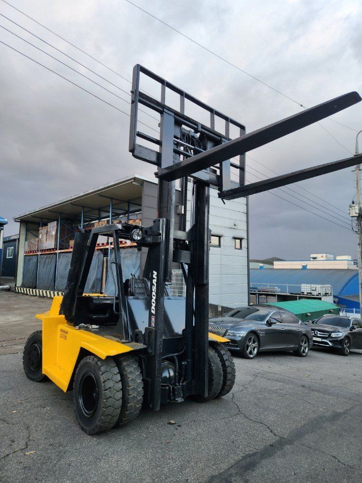 한효진님의 장터 판매 상품 [두산 7톤 자동발 디젤지게차] 첨부 사진