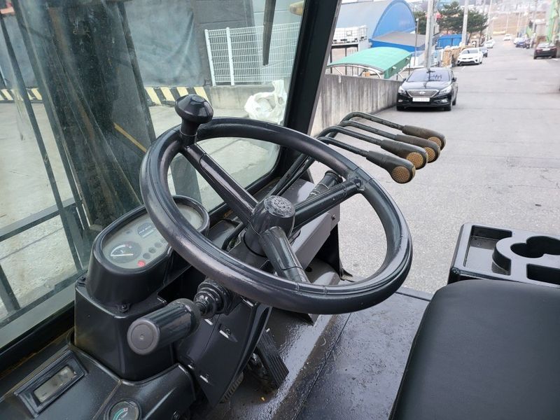 한효진님의 장터 판매 상품 [현대 HDF 7톤 디젤 중고지게차(자동발,캐빈)] 첨부 사진