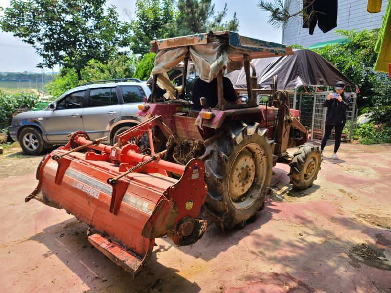 홍숙님의 장터 판매 상품 [42마력 트렉터 팝니다  지역 ; 평택시 서탄면] 첨부 사진