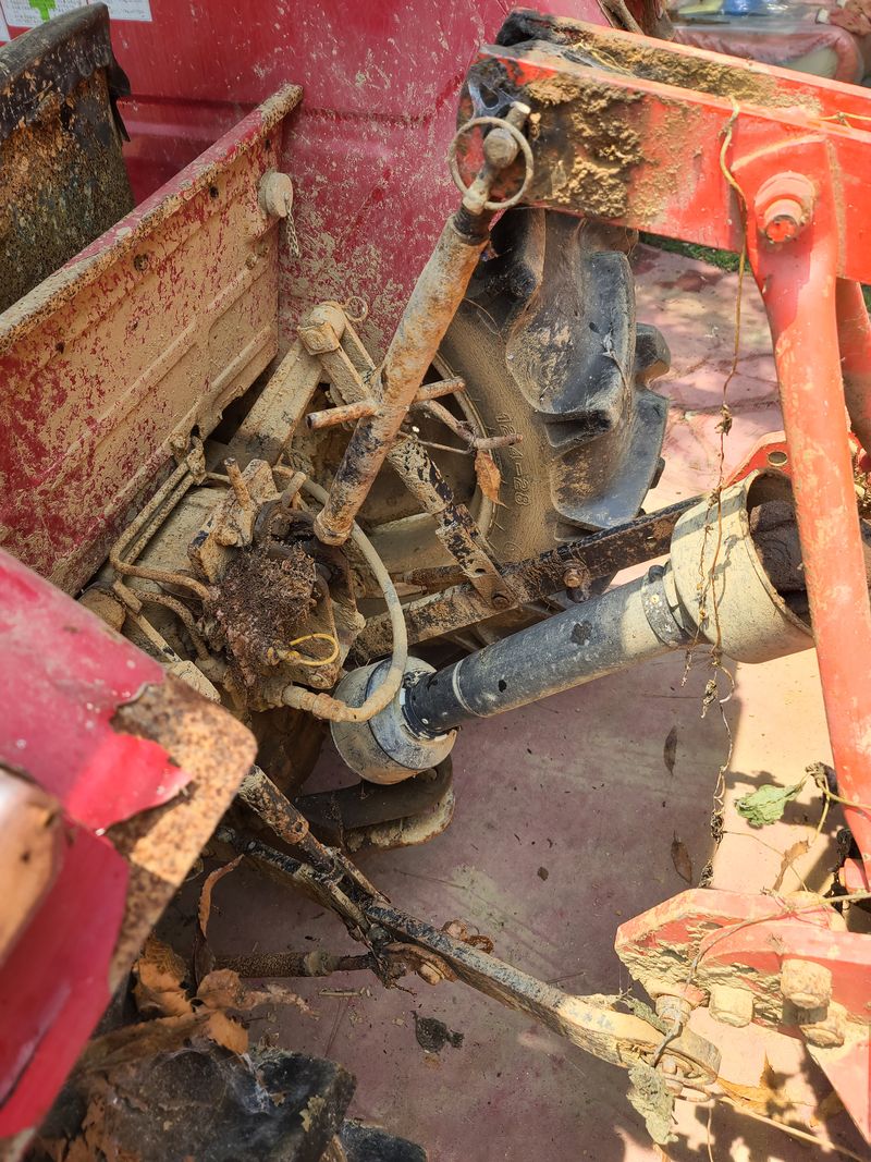 홍숙님의 장터 판매 상품 [42마력 트렉터 팝니다  지역 ; 평택시 서탄면] 첨부 사진