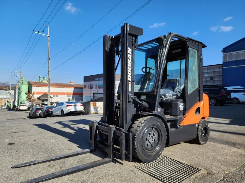 한효진님의 장터 판매 상품 [두산 2.5톤 디젤 중고지게차(싸이드쉬프트)] 첨부 사진