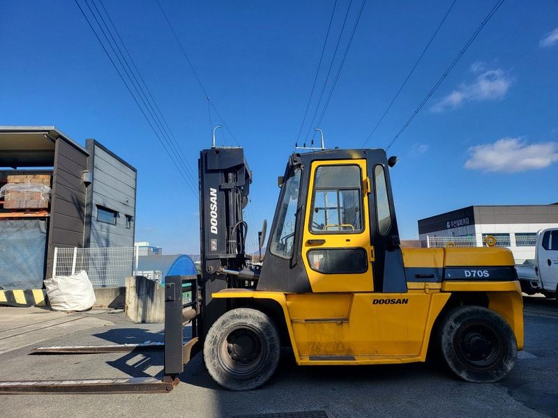 한효진님의 장터 판매 상품 [두산 7톤 디젤 중고지게차(3단마스트, 자동발)] 첨부 사진