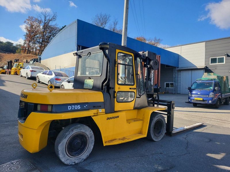 한효진님의 장터 판매 상품 [두산 7톤 디젤 중고지게차(3단마스트, 자동발)] 첨부 사진