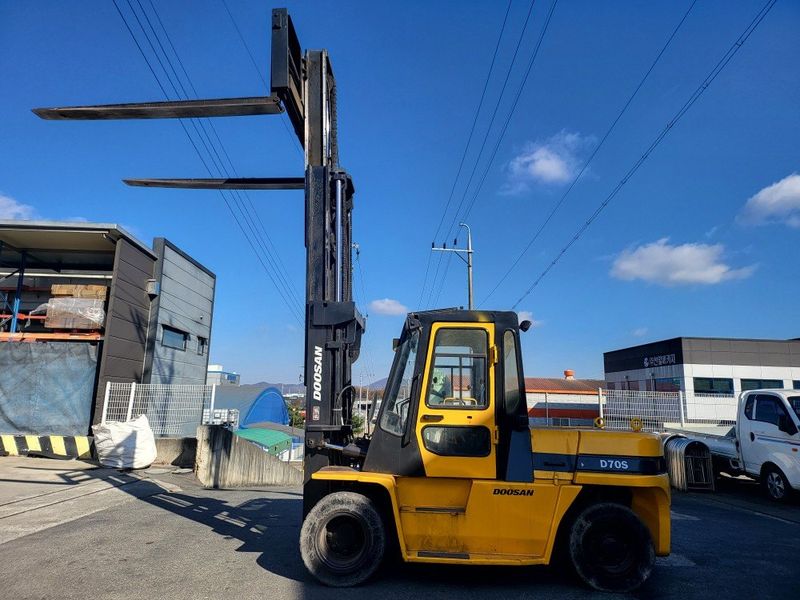 한효진님의 장터 판매 상품 [두산 7톤 디젤 중고지게차(3단마스트, 자동발)] 첨부 사진