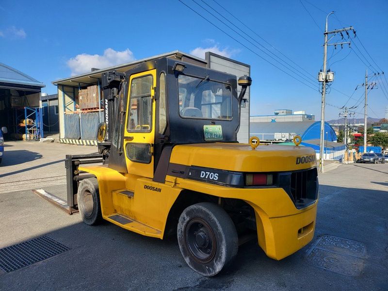 한효진님의 장터 판매 상품 [두산 7톤 디젤 중고지게차(3단마스트, 자동발)] 첨부 사진