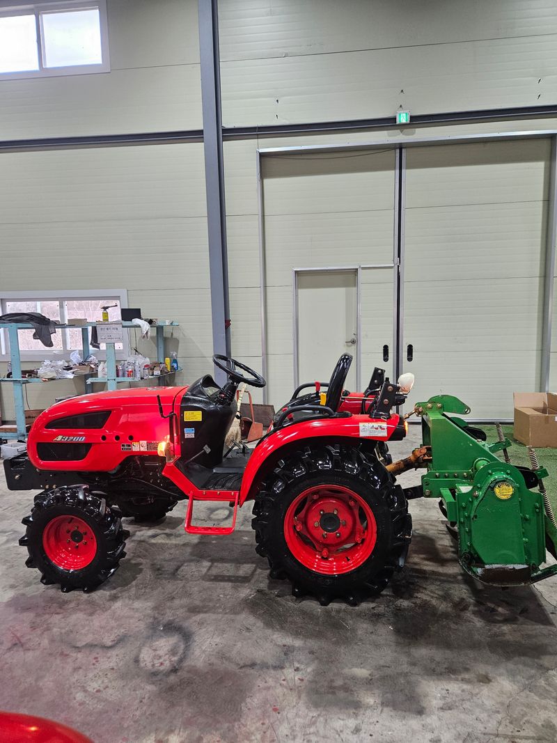 신지안님의 장터 판매 상품 [국제A3200 트랙터 판매합니다] 첨부 사진