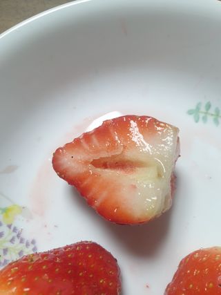 초보농부님의 딸기 · 병해충상담 작성글 사진