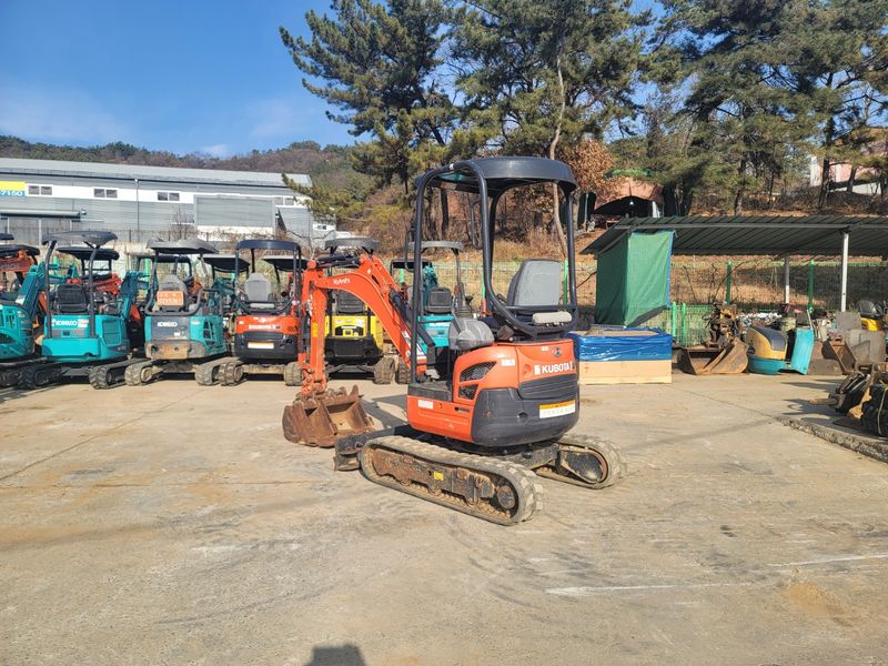 중고굴삭기 김동윤님의 장터 판매 상품 [부가세없는 중고미니굴삭기 구보다U17(신차급 가동시간)] 첨부 사진