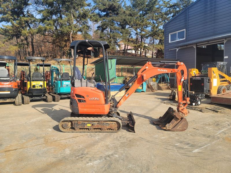 중고굴삭기 김동윤님의 장터 판매 상품 [부가세없는 중고미니굴삭기 구보다U17(신차급 가동시간)] 첨부 사진