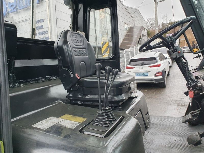 한효진님의 장터 판매 상품 [삼성 5톤 디젤 중고지게차 (자동발,풀옵션)] 첨부 사진