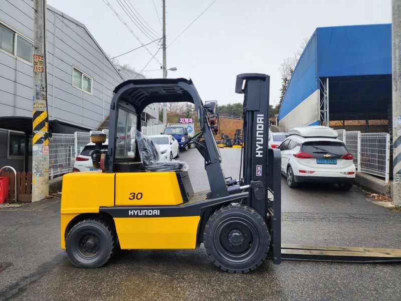 한효진님의 장터 판매 상품 [저렴한 중고지게차 현대 디젤3톤] 첨부 사진