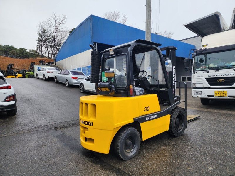 한효진님의 장터 판매 상품 [저렴한 중고지게차 현대 디젤3톤] 첨부 사진