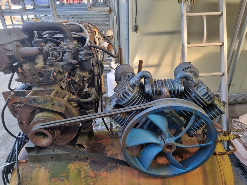 수리남3님의 장터 판매 상품 [엔진콤프레샤 3기통35마력 200탱크] 첨부 사진