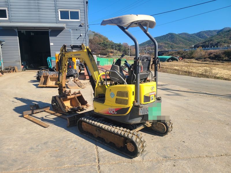 중고굴삭기 김동윤님의 장터 판매 상품 [중고미니굴삭기 얀마VIO17 지겟발 채버킷 포함] 첨부 사진